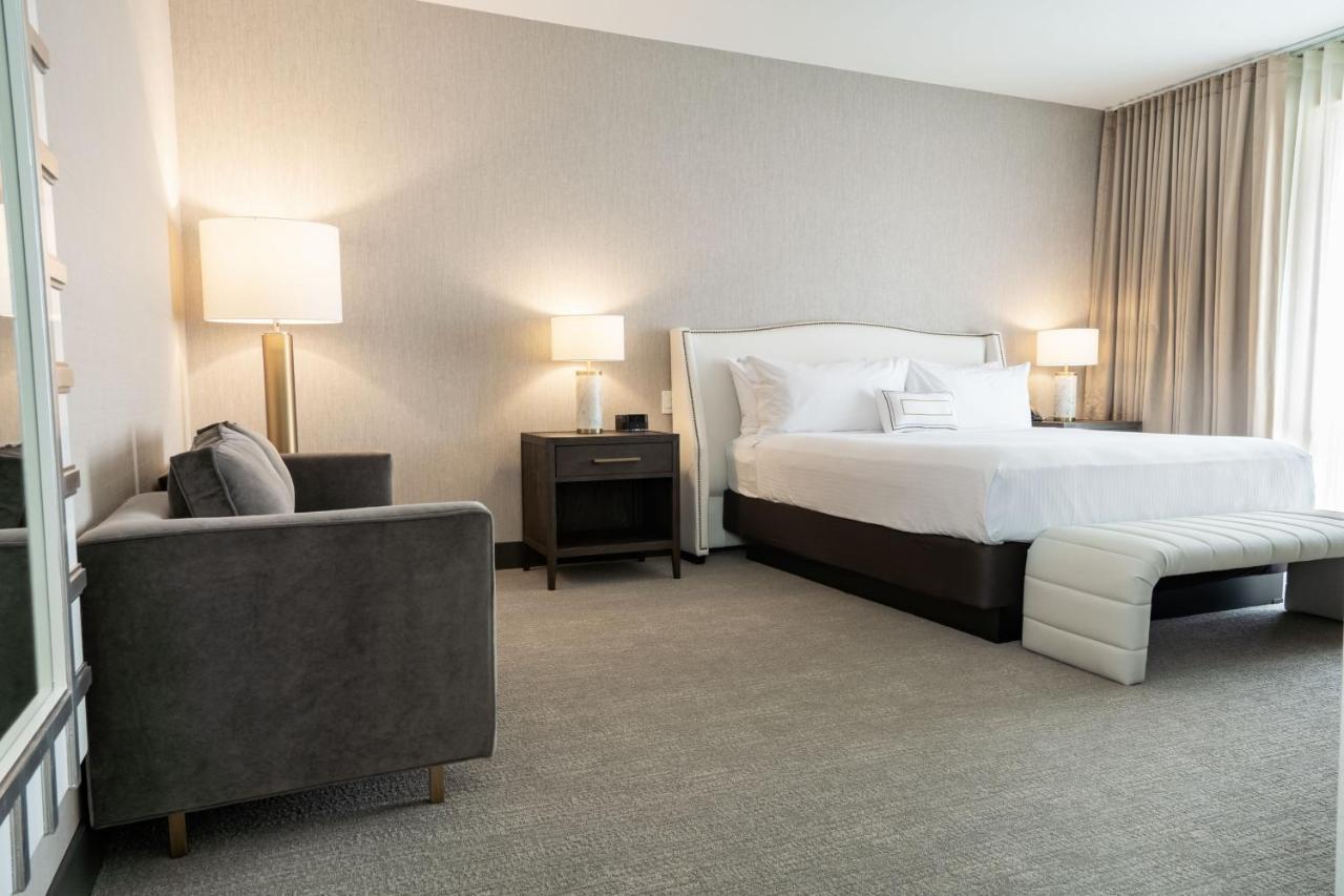 Springhill Suites By Marriott Chicago Chinatown Bagian luar foto