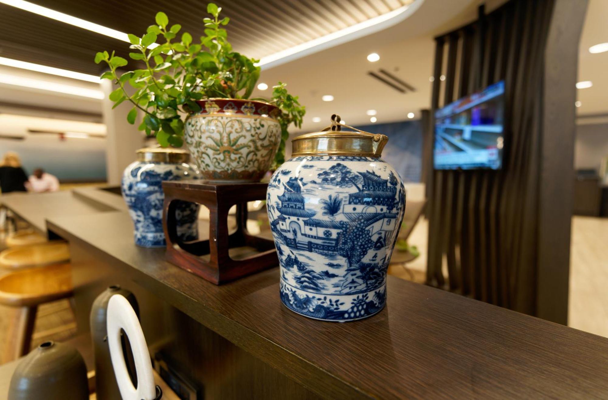 Springhill Suites By Marriott Chicago Chinatown Bagian luar foto