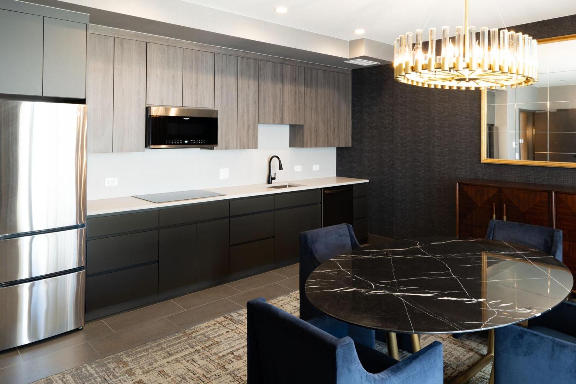 Springhill Suites By Marriott Chicago Chinatown Bagian luar foto