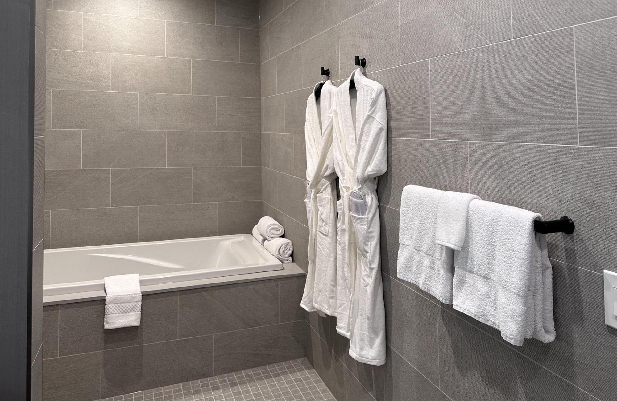 Springhill Suites By Marriott Chicago Chinatown Bagian luar foto