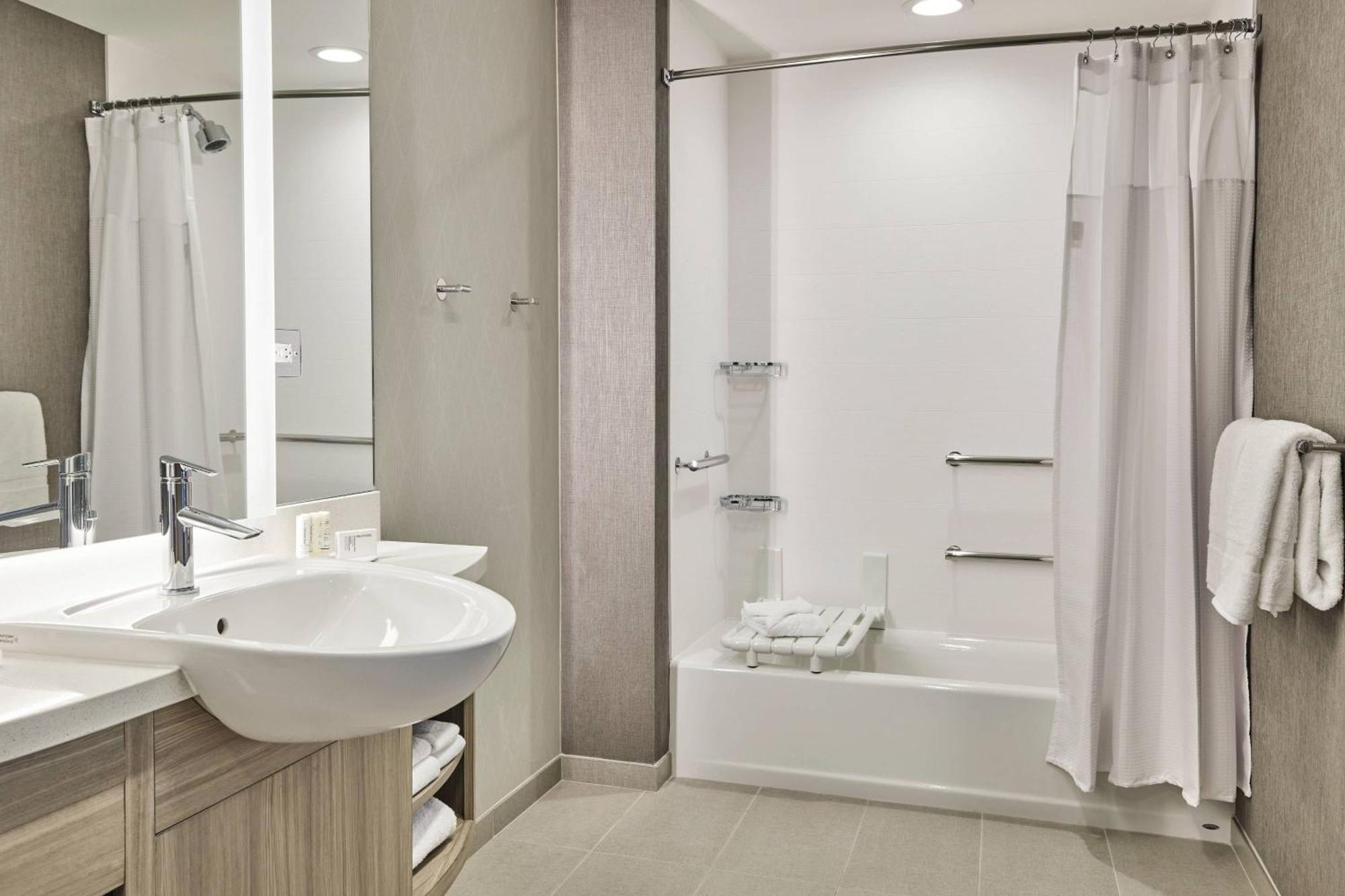 Springhill Suites By Marriott Chicago Chinatown Bagian luar foto