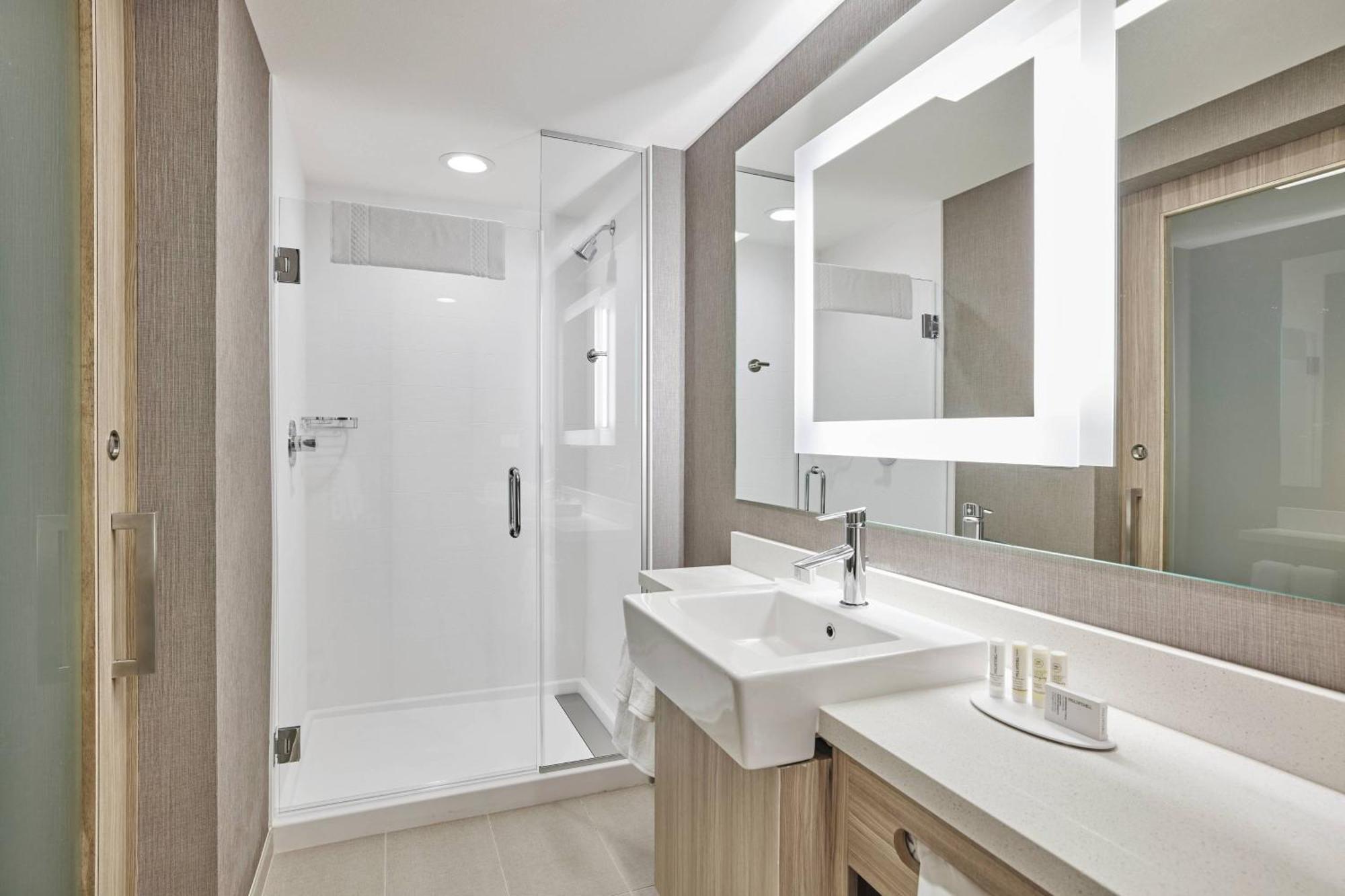 Springhill Suites By Marriott Chicago Chinatown Bagian luar foto