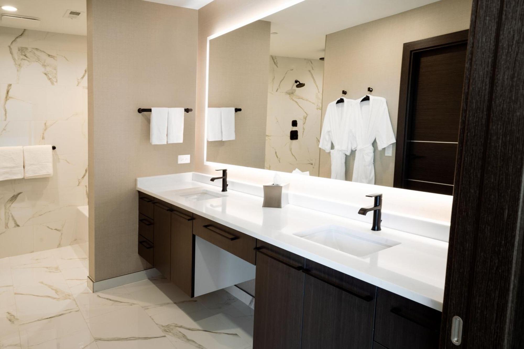 Springhill Suites By Marriott Chicago Chinatown Bagian luar foto