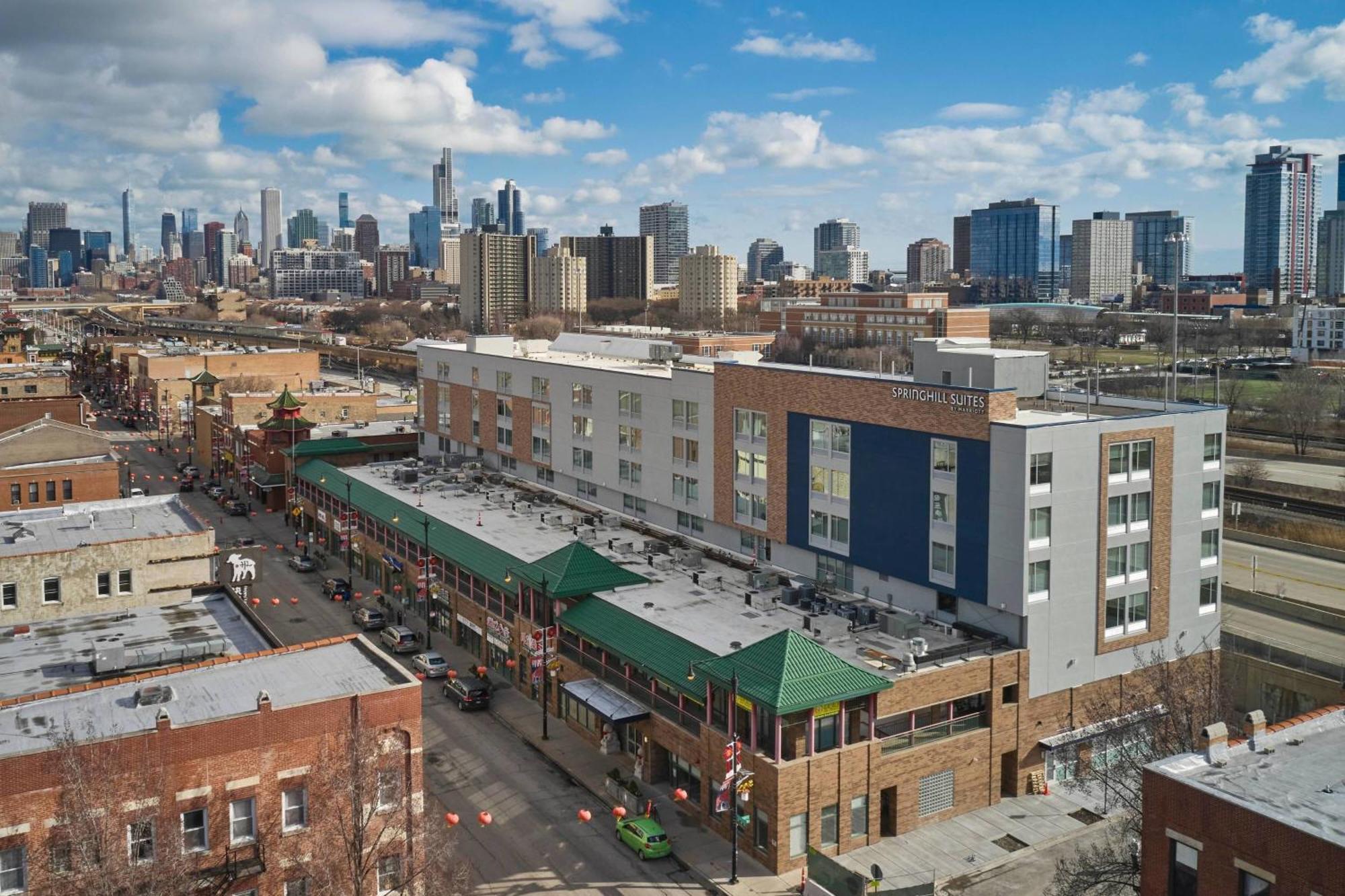 Springhill Suites By Marriott Chicago Chinatown Bagian luar foto